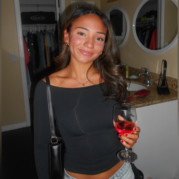 Nikon COOLPIX digital camera - Picture 2 of 7